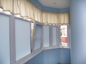 Кассетные шторы на балкон. . Рулонные шторы из современных тканей.